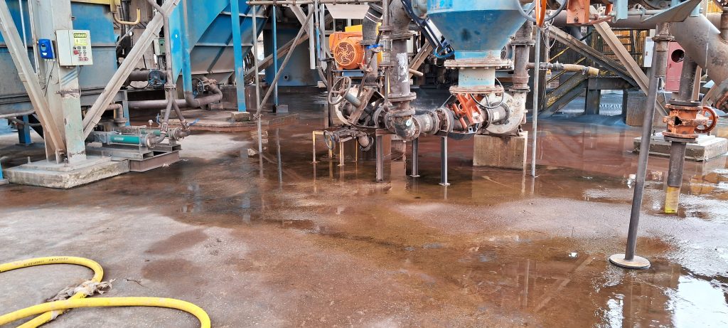 Limpeza especializada equipamentos de mineração 38