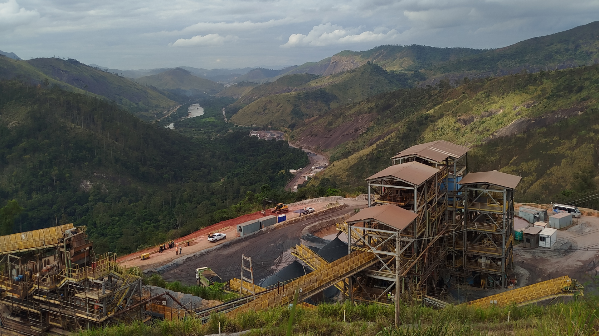 Limpeza manual em local de difícil acesso